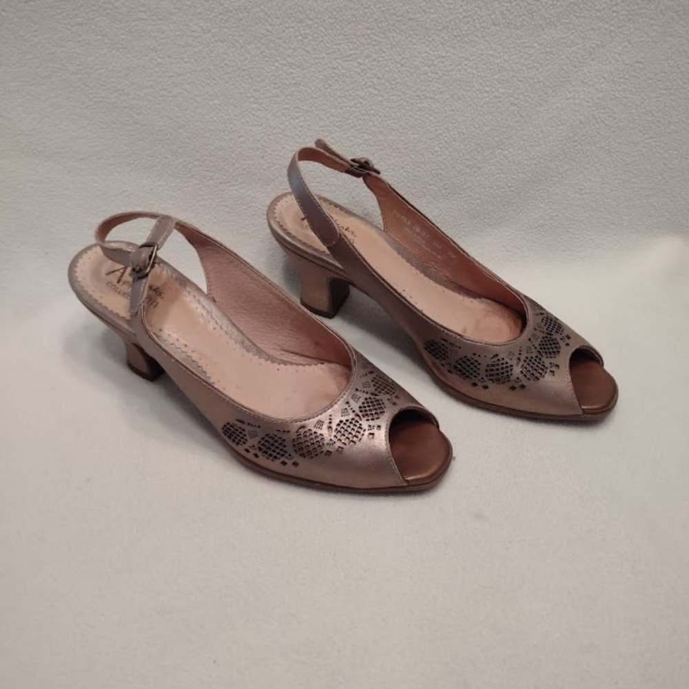 Clarks Artisan Collection Gold